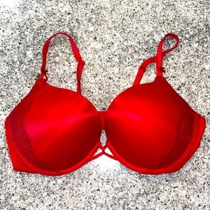 Victoria Secret Bombshell Plunge +2 cups Push-Up Pigeonnant Red Lace Bra
